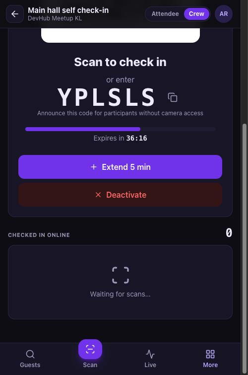 Online QR with the countdown, Extend 5 min and Deactivate buttons, and the Checked in online list